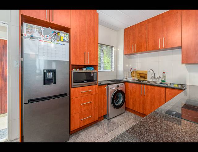 3 BEDROOM APARTMENT TO LET IN MORNINGSIDE